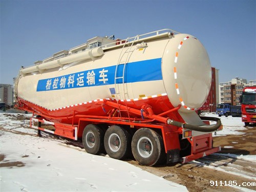 粉粒物料运输车
